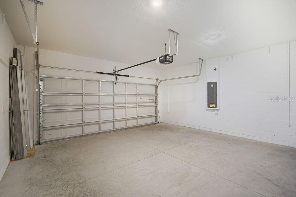 Image 28 of 35 For 719 Sky Shade Drive