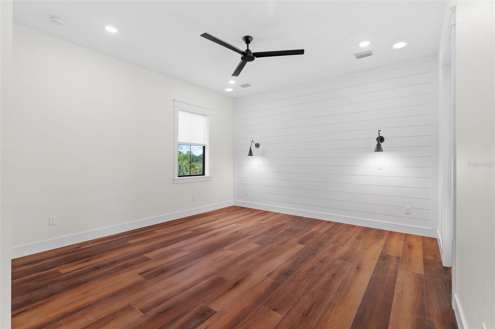 Image 28 of 33 For 3819 71st Street N