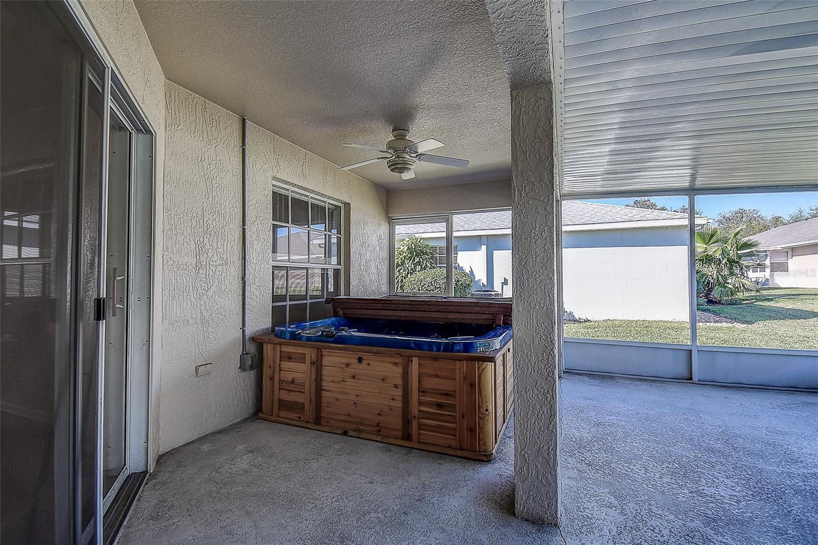 Listing photo id 24 for 29417 Caddyshack Lane