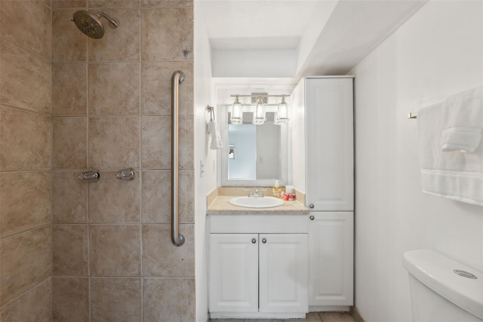 Image 18 of 30 For 3918 Fig Street