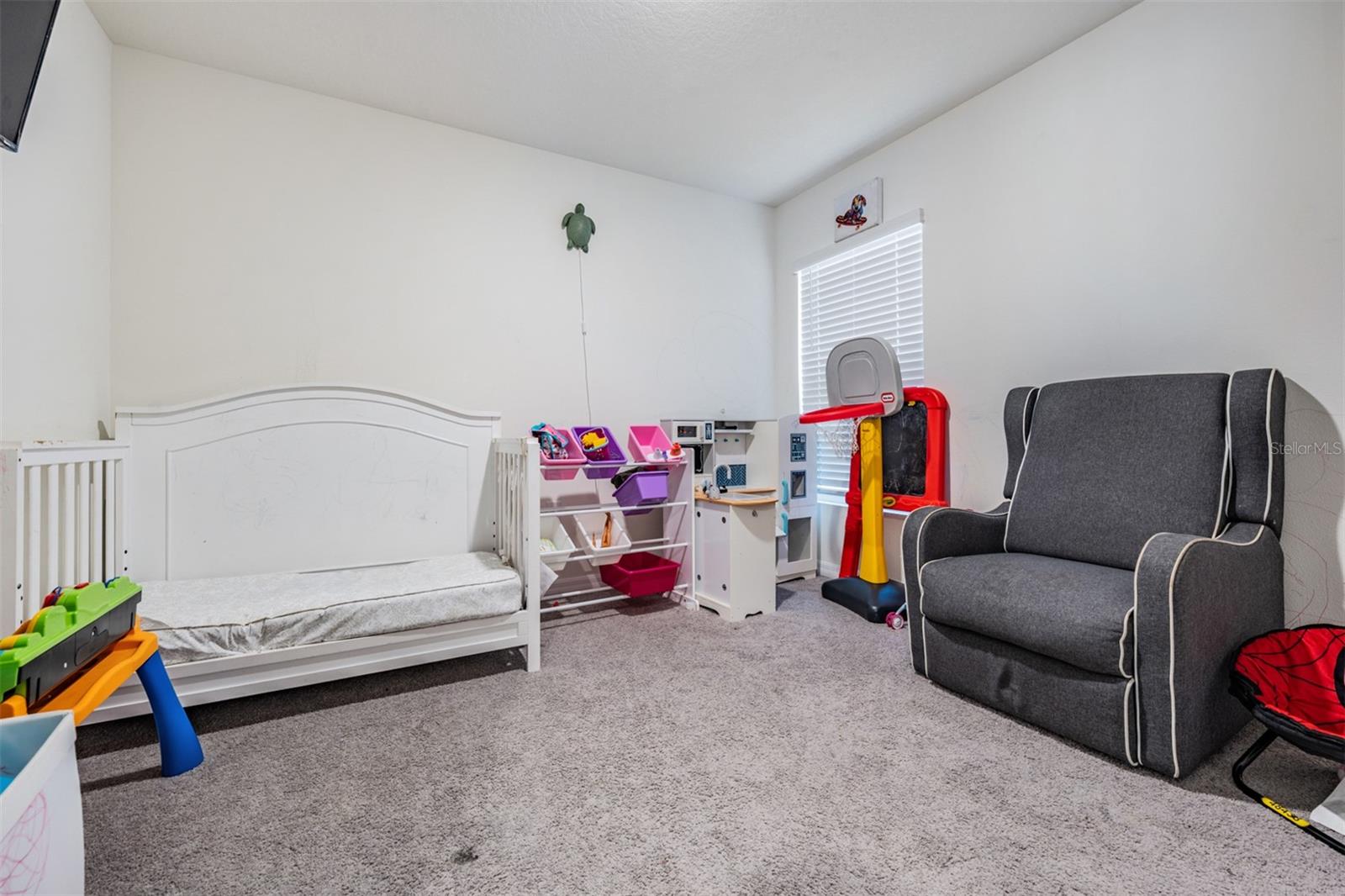 Listing photo id 10 for 16838 Delia Street