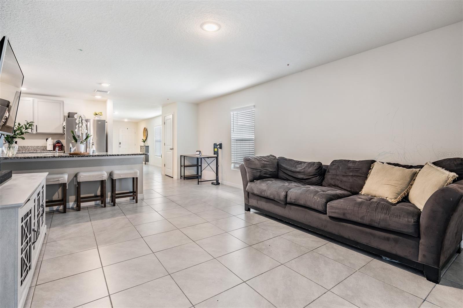 Listing photo id 13 for 16838 Delia Street