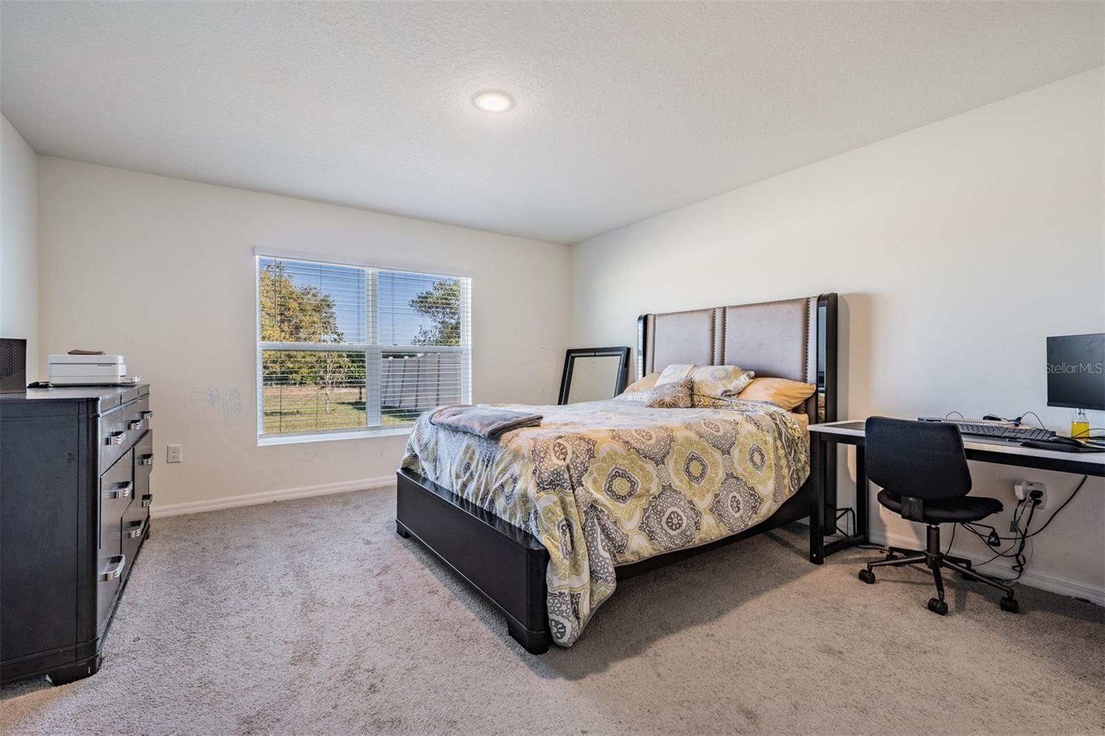 Listing photo id 15 for 16838 Delia Street
