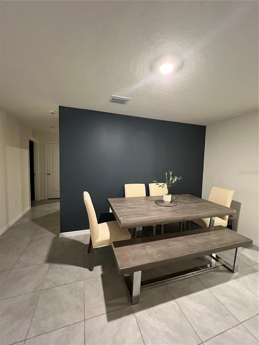 Listing photo id 2 for 16838 Delia Street