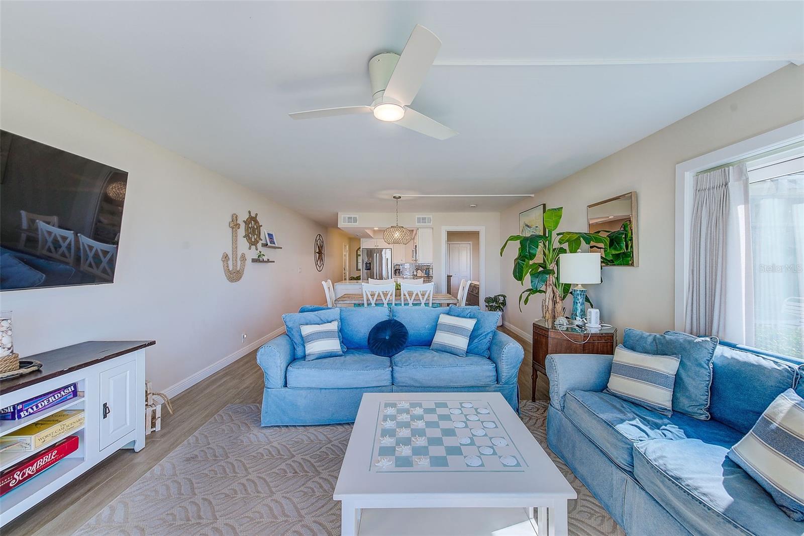 Listing photo id 11 for 2100 Gulf Boulevard 13