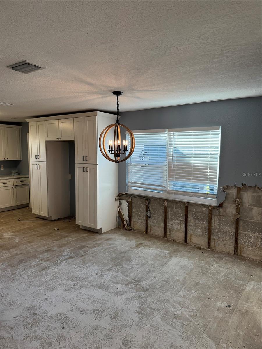 Image 6 of 14 For 5811 Venetian Boulevard Ne