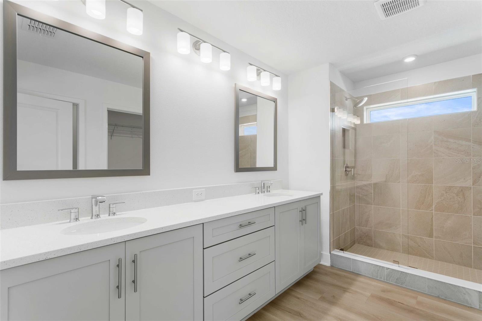 Image 11 of 35 For 4010 Huntington Street Ne