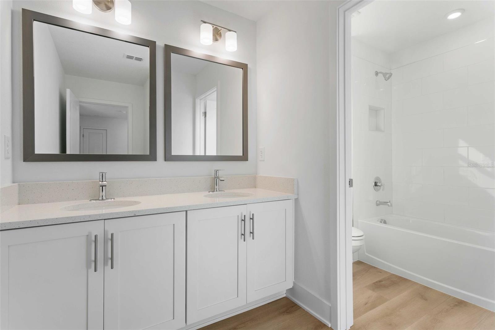 Image 15 of 35 For 4010 Huntington Street Ne