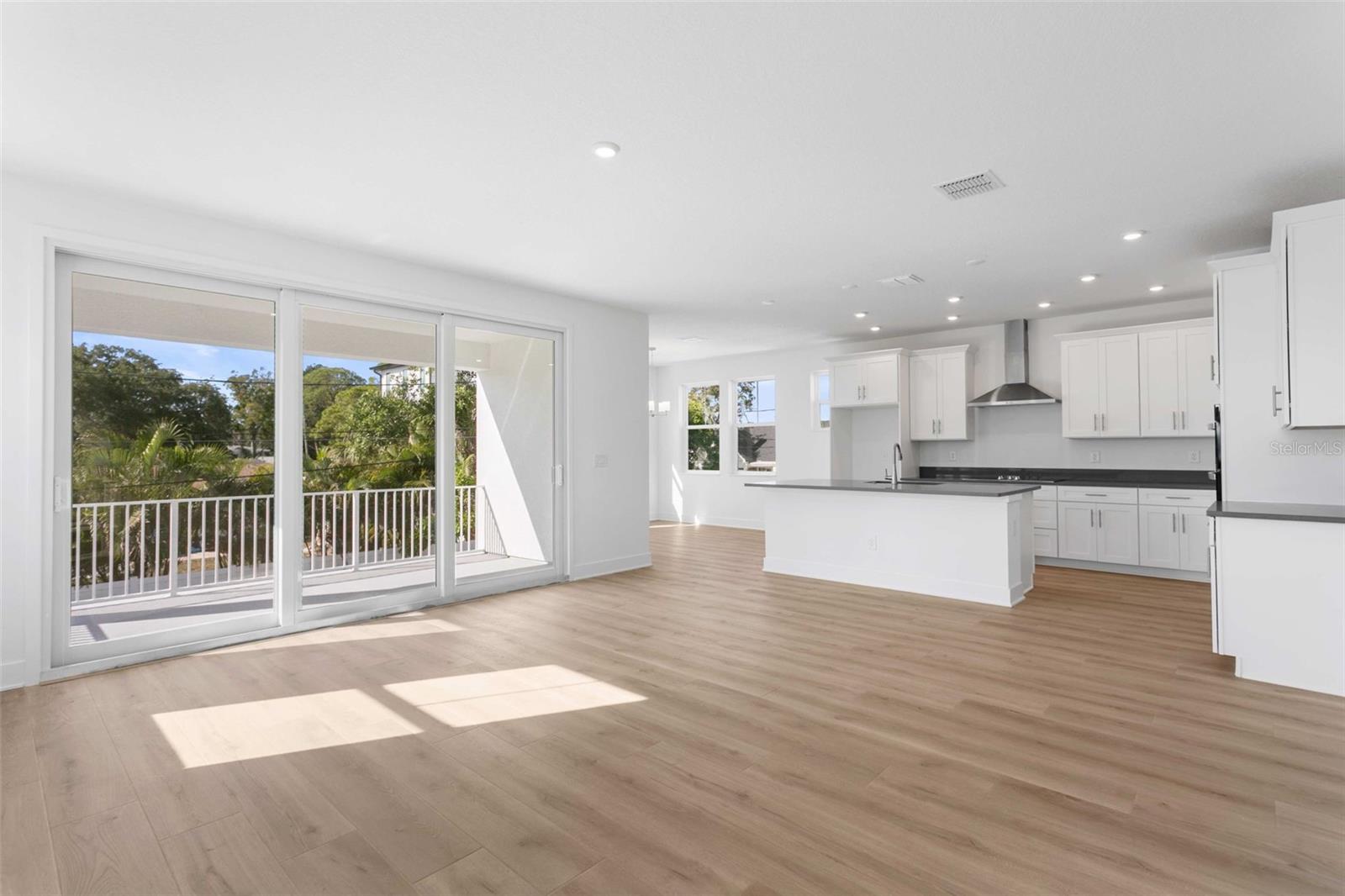 Image 18 of 35 For 4010 Huntington Street Ne