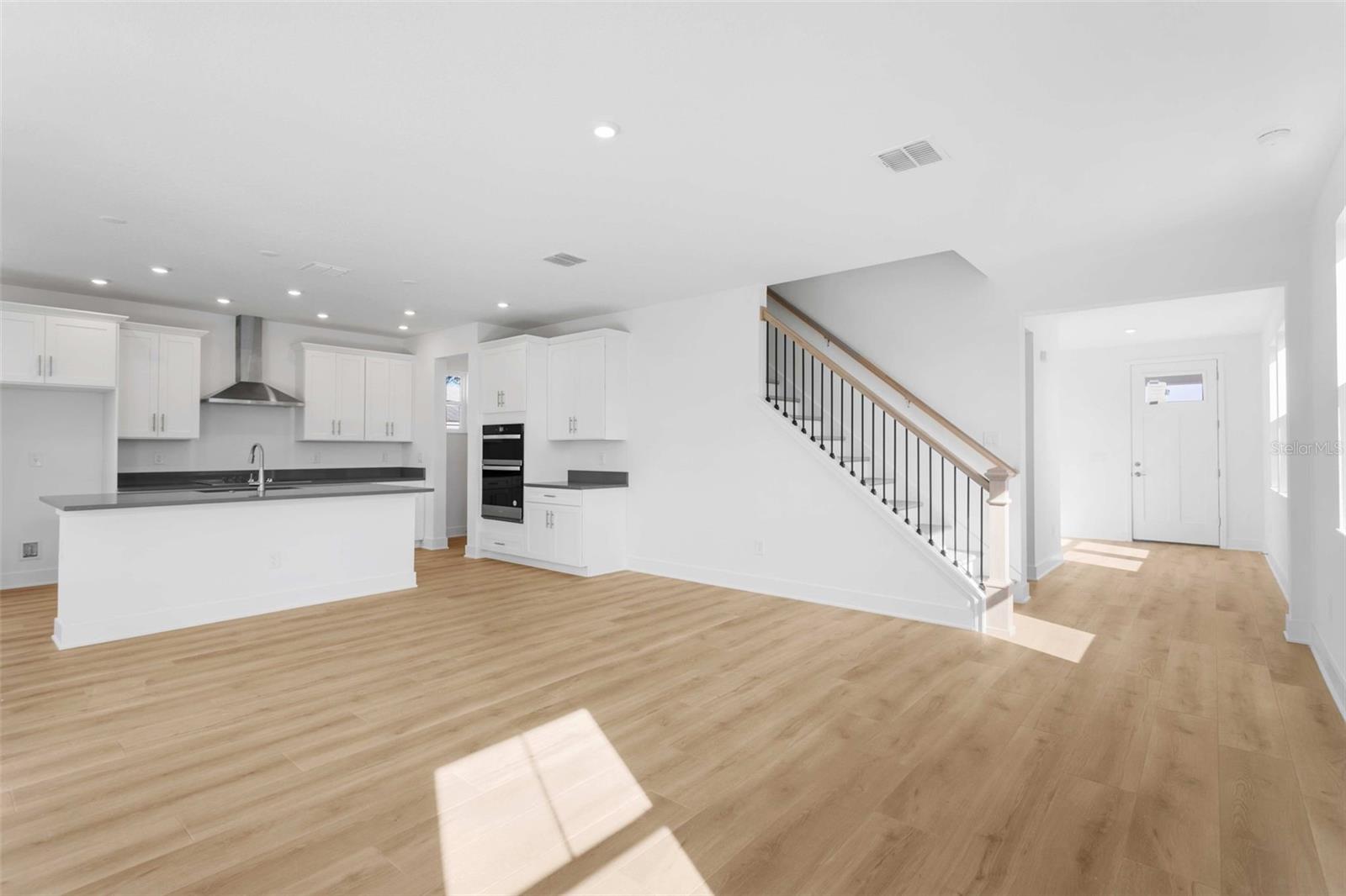 Image 19 of 35 For 4010 Huntington Street Ne