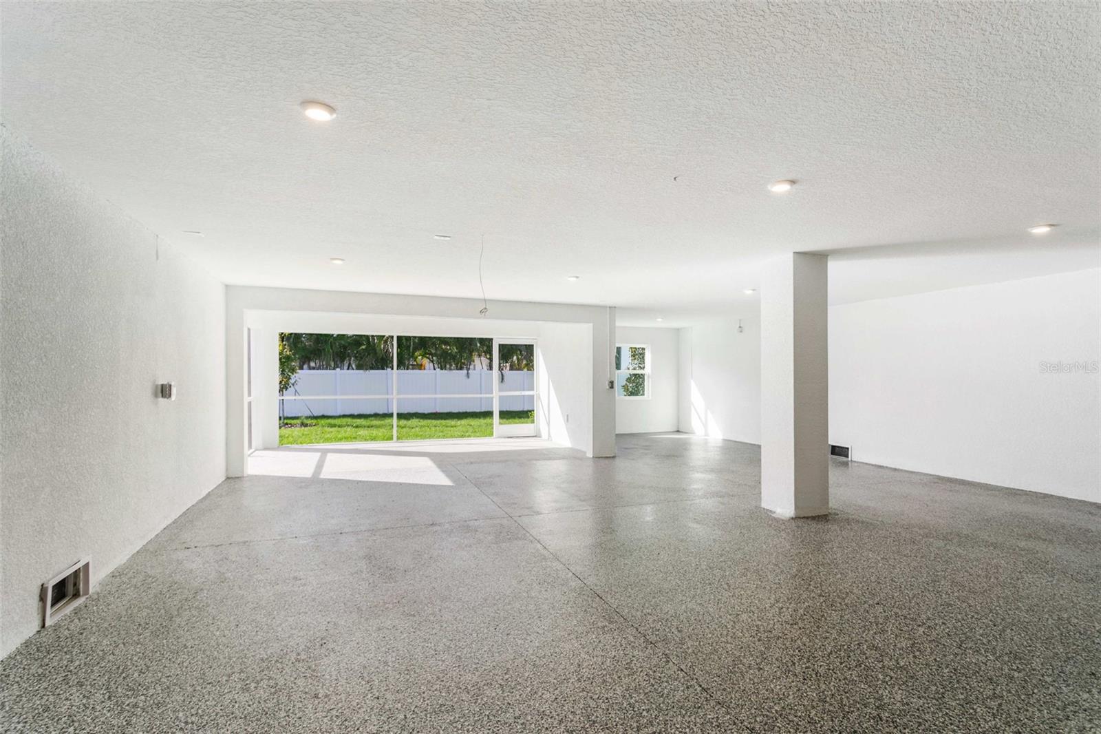 Image 26 of 35 For 4010 Huntington Street Ne