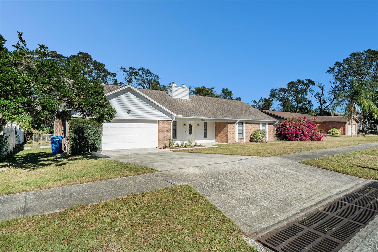 Listing photo id 11 for 2308 Long Green Court