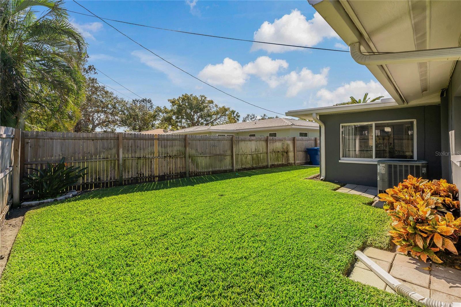 Listing photo id 38 for 1957 Temple Terrace