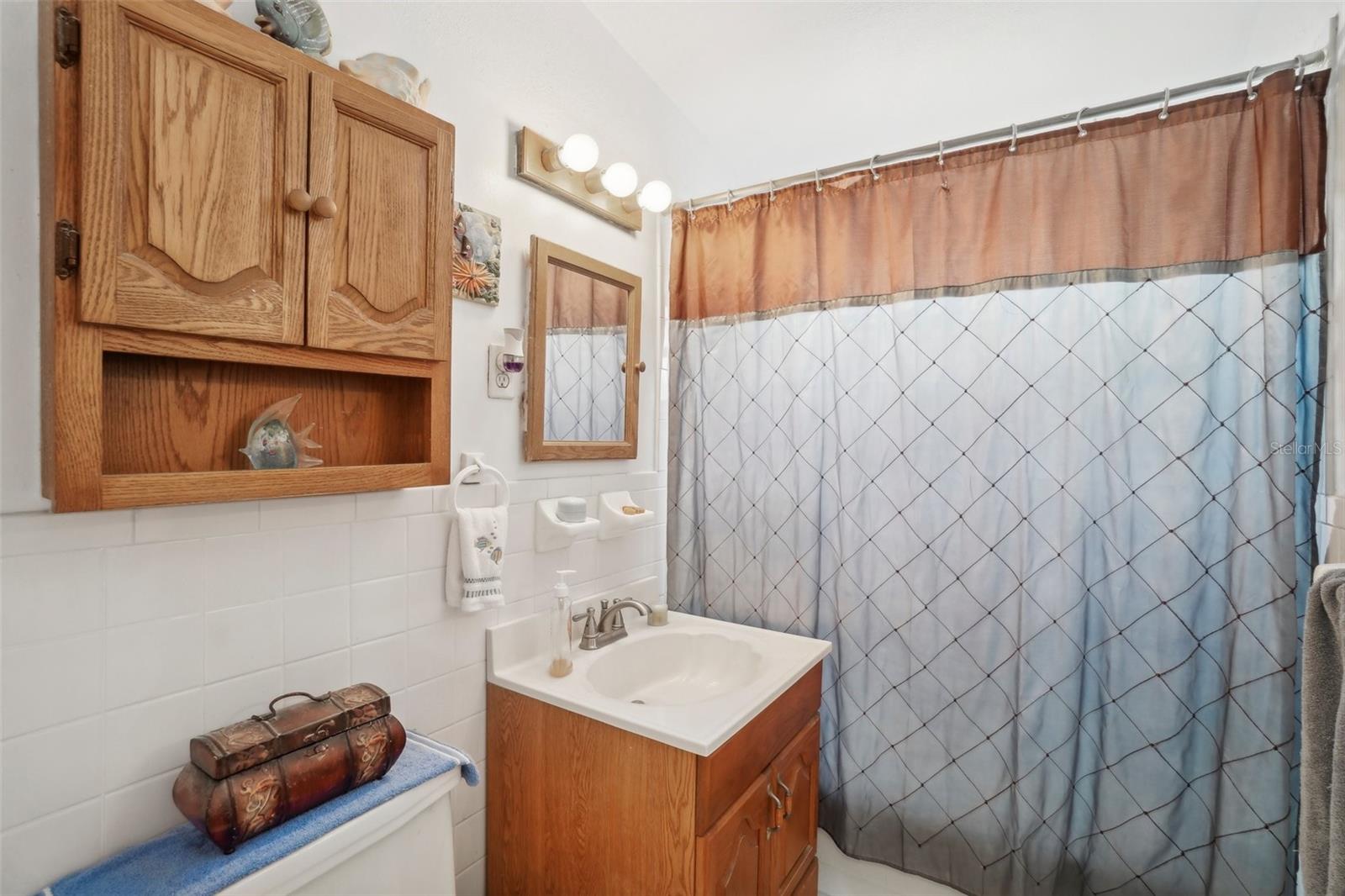 Image 13 of 43 For 401 Davison Avenue Ne