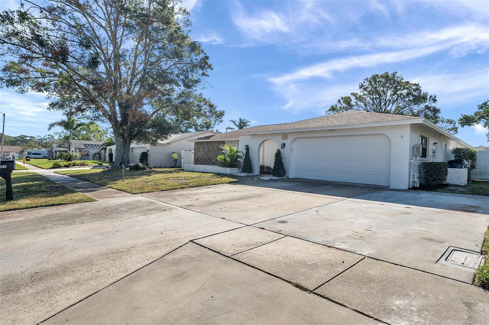 Listing photo id 2 for 11810 Marla Lane