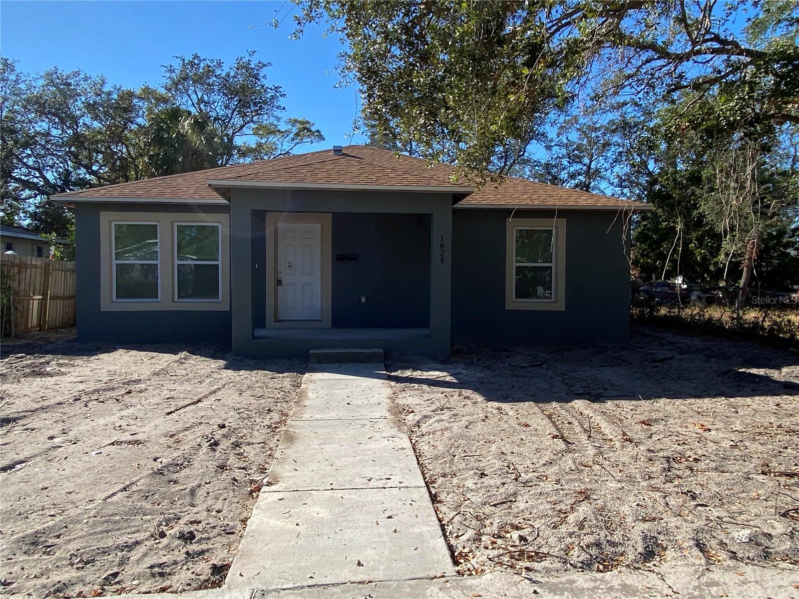 Listing Details for 1825 44th Street S, SAINT PETERSBURG, FL 33711