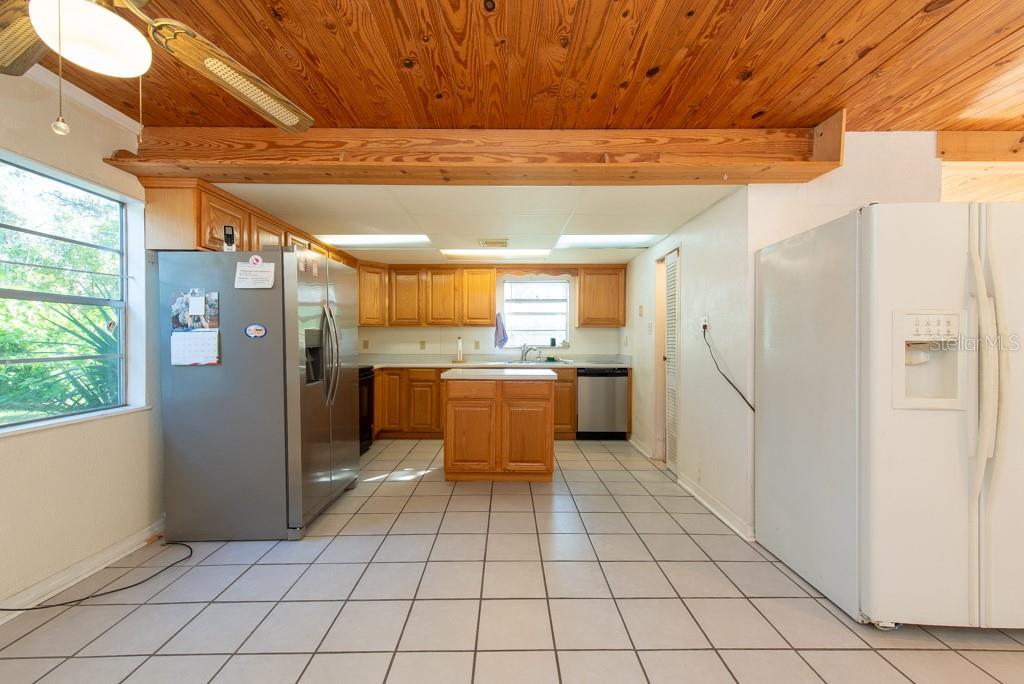 Listing photo id 12 for 11008 Browning Road