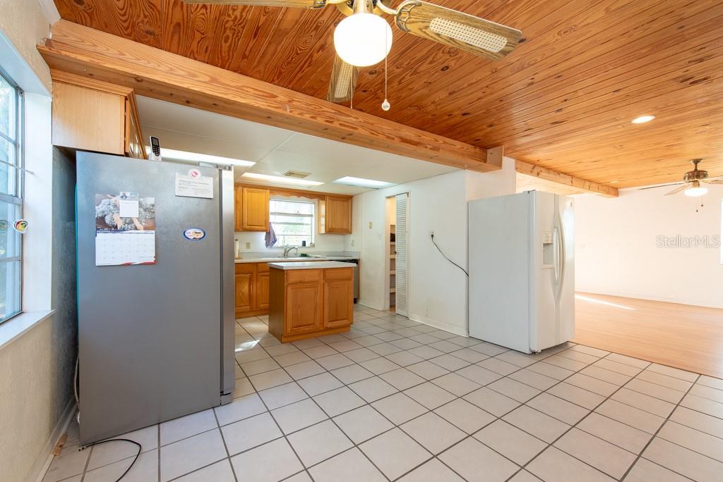 Listing photo id 13 for 11008 Browning Road