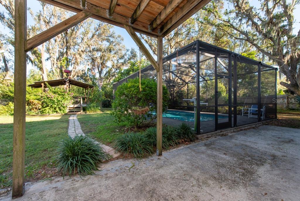 Listing photo id 42 for 11008 Browning Road