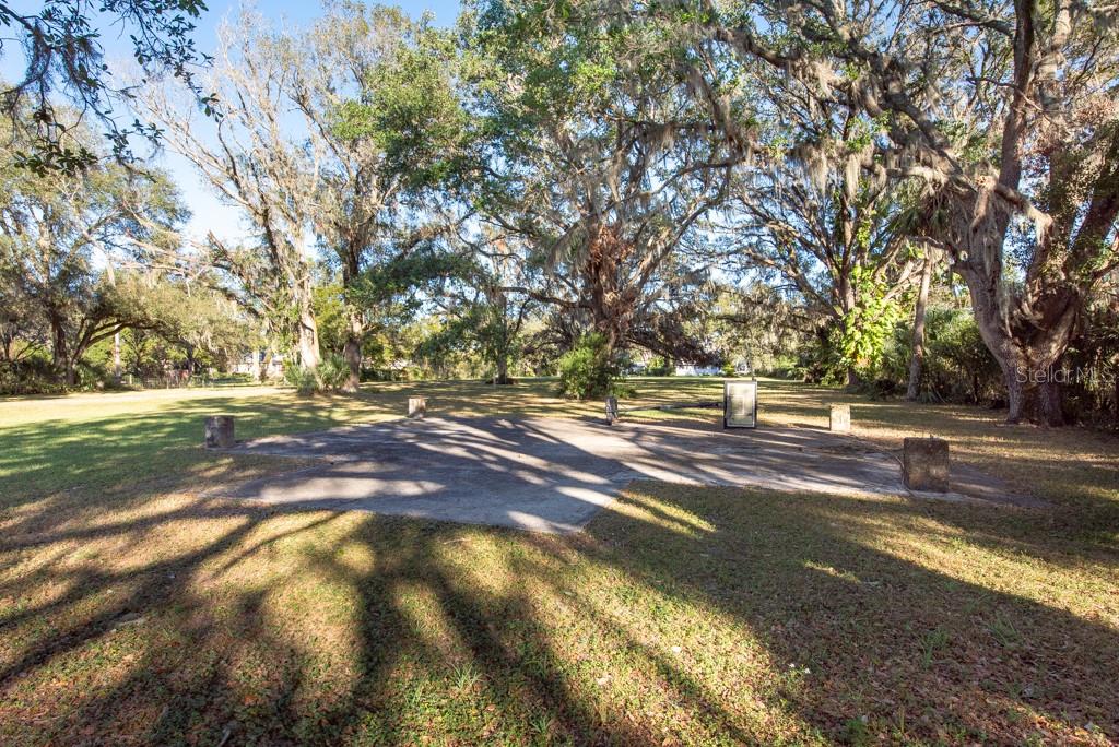 Listing photo id 72 for 11008 Browning Road