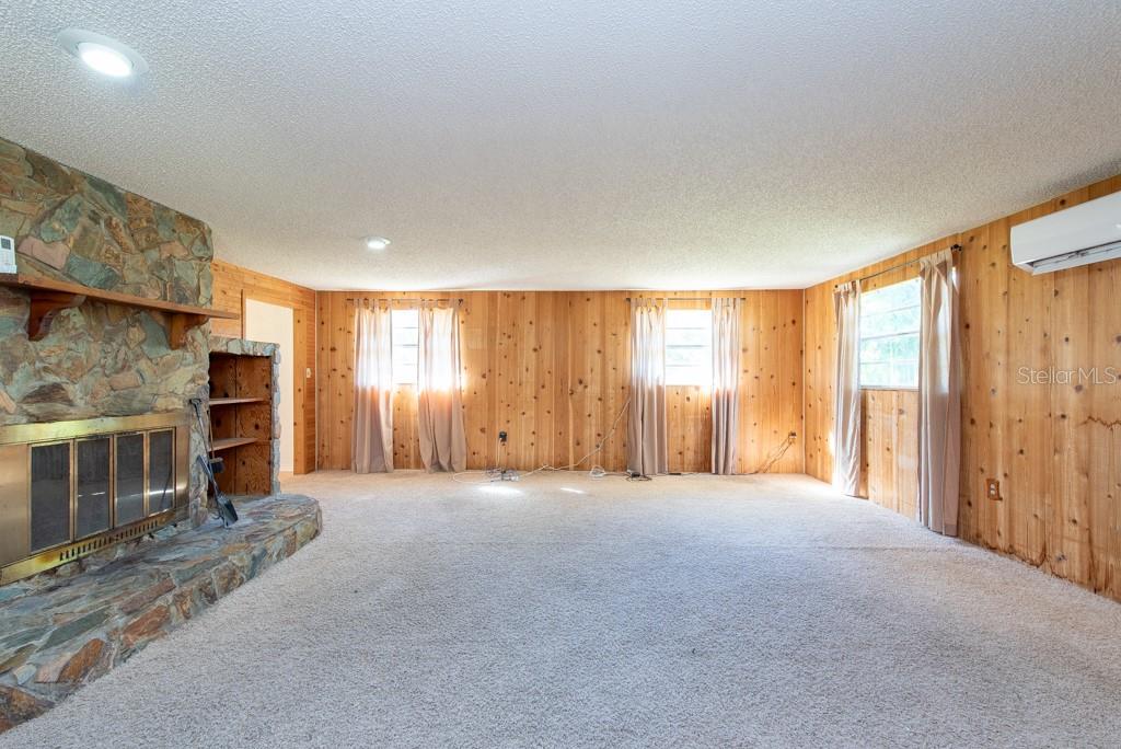 Listing photo id 6 for 11008 Browning Road