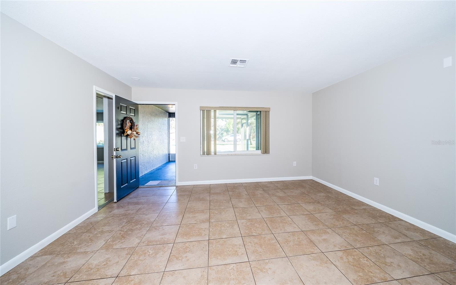 Listing photo id 13 for 34740 Hibiscus Drive