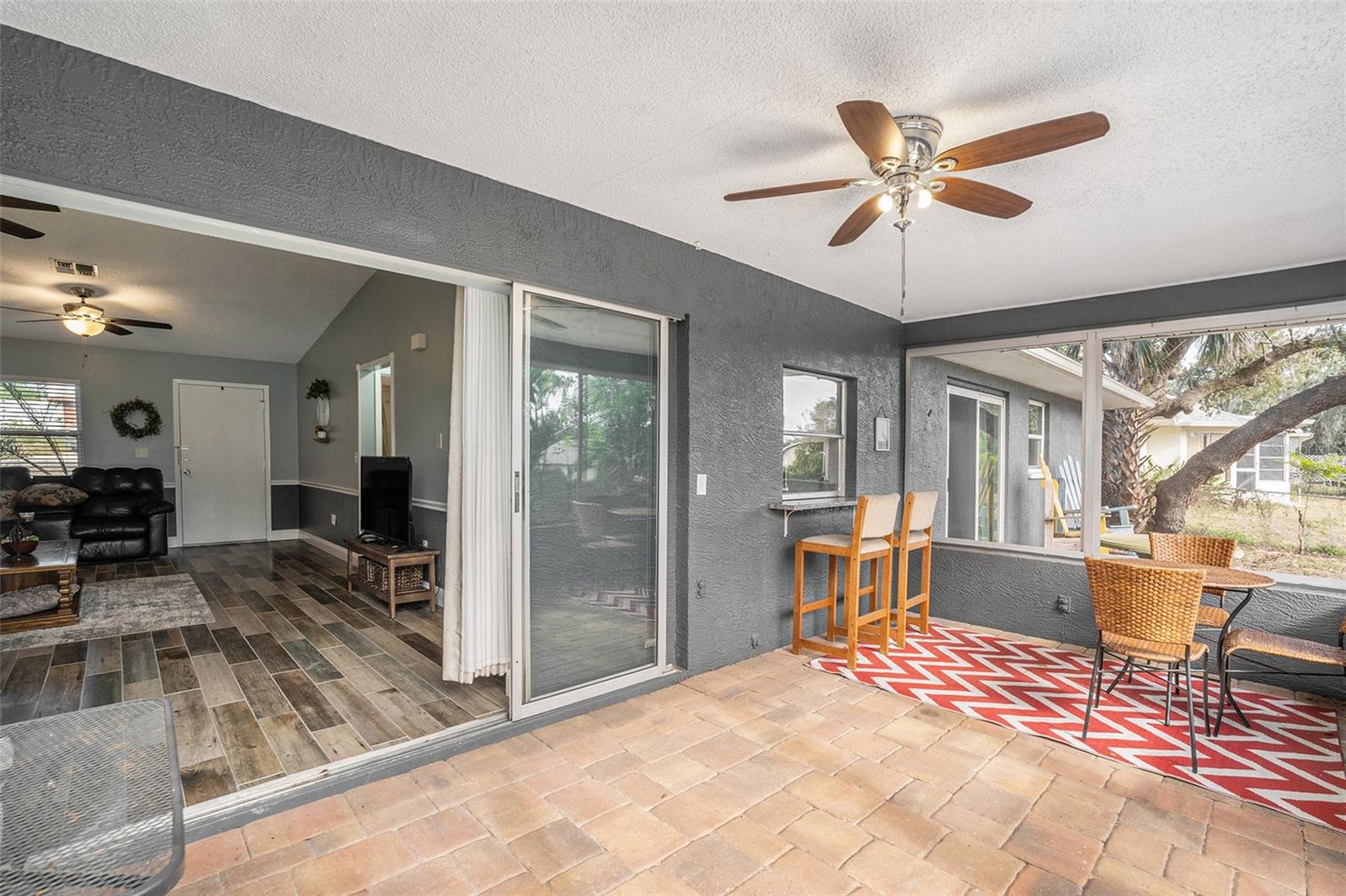 Listing photo id 24 for 6050 Waycross Drive