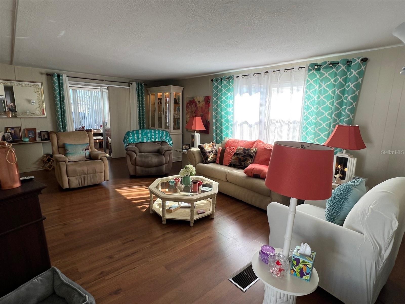 Image 13 of 34 For 13225 101st Street 425