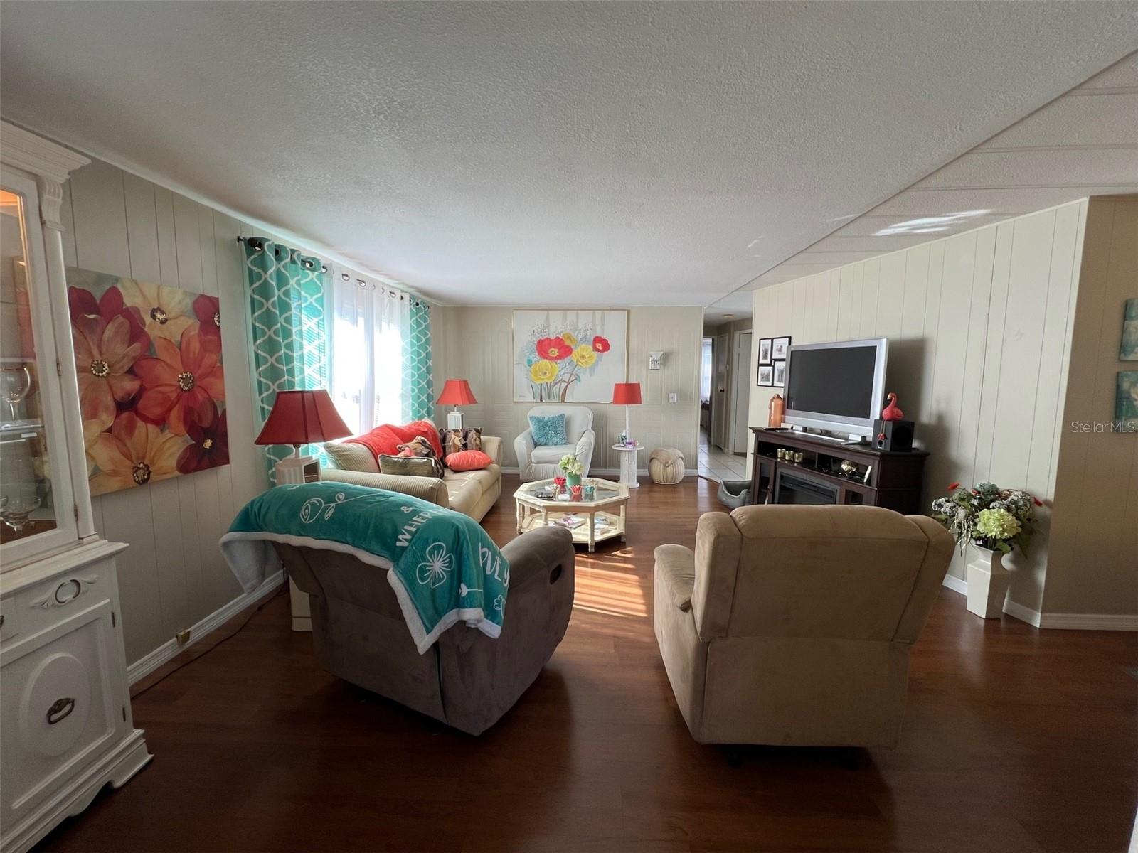 Image 14 of 34 For 13225 101st Street 425