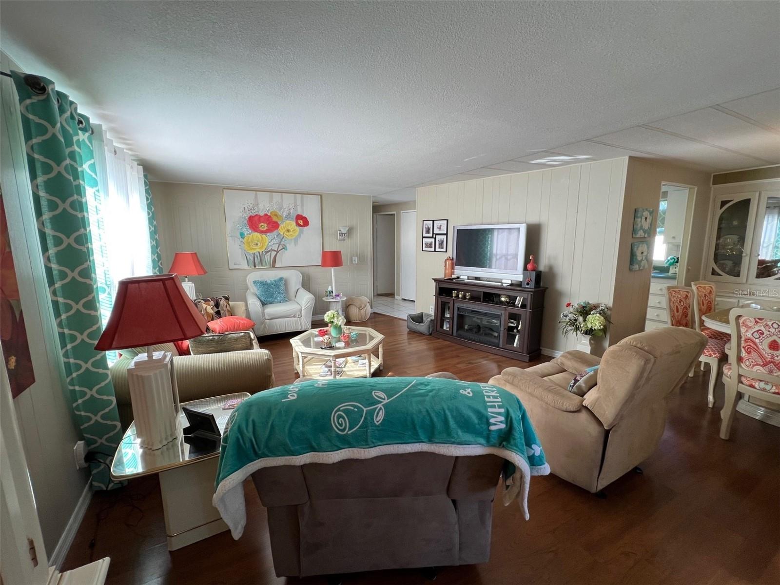 Image 15 of 34 For 13225 101st Street 425