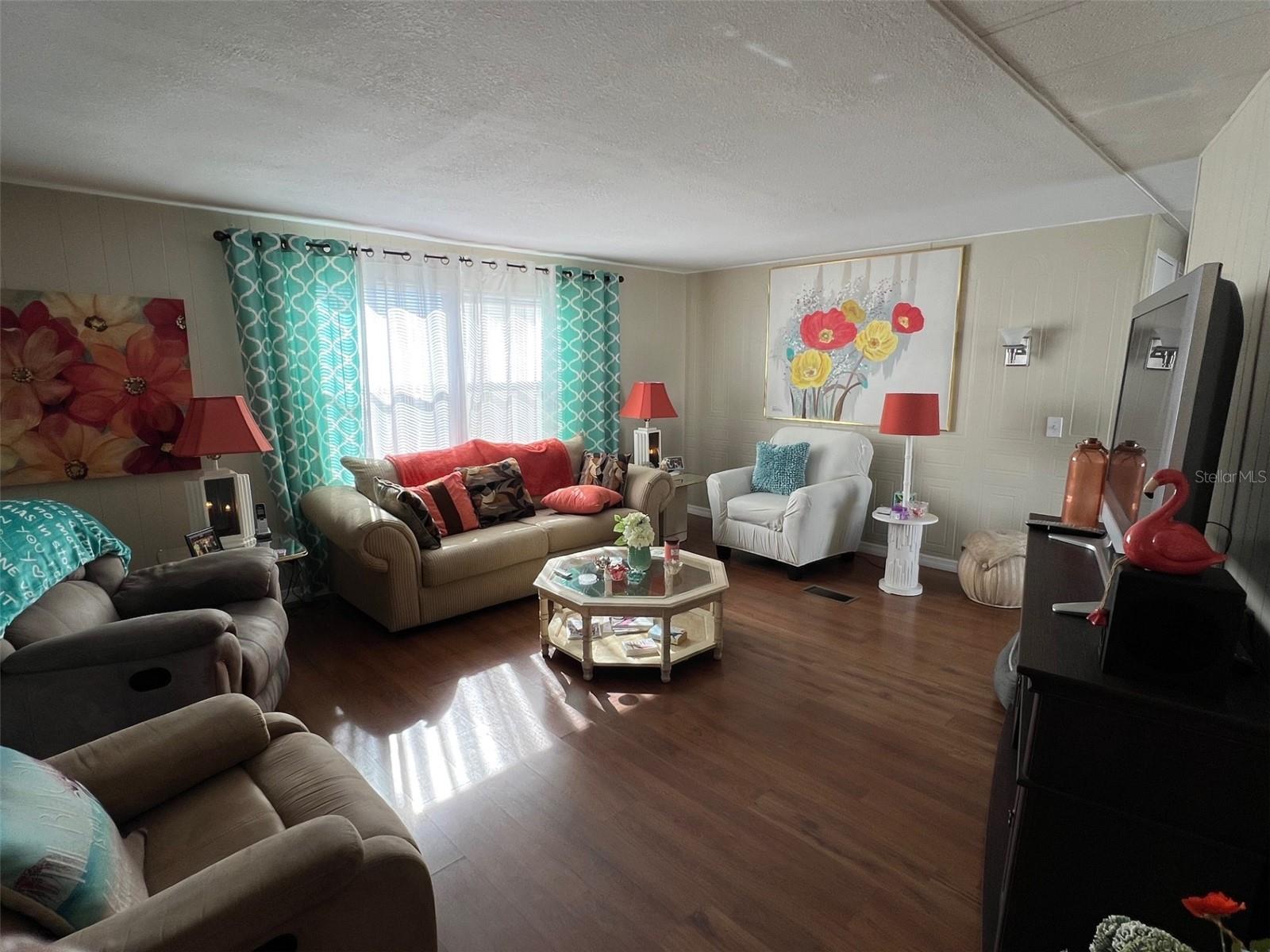 Image 16 of 34 For 13225 101st Street 425