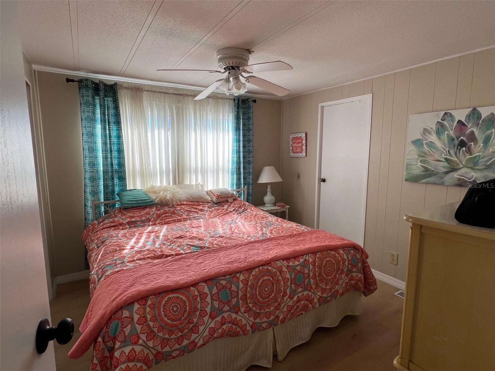 Image 19 of 34 For 13225 101st Street 425