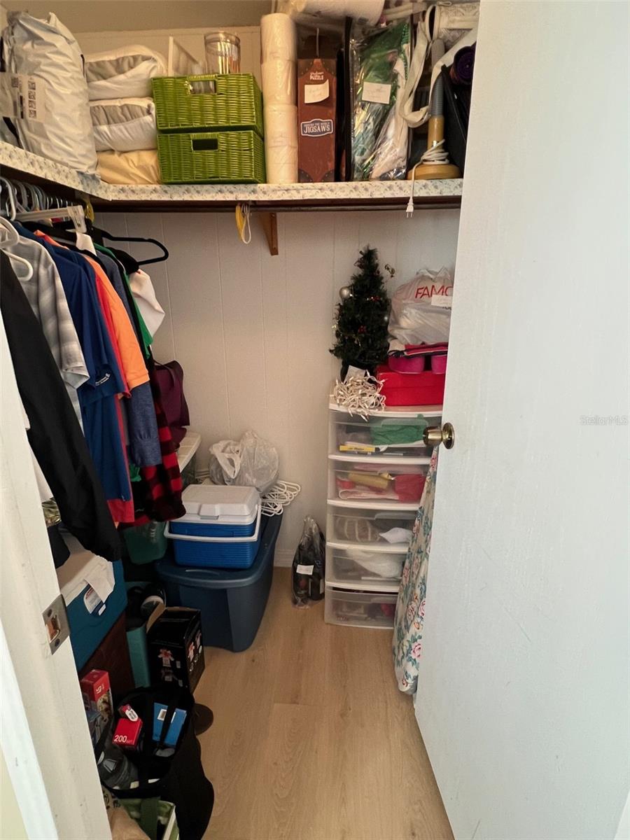Image 21 of 34 For 13225 101st Street 425