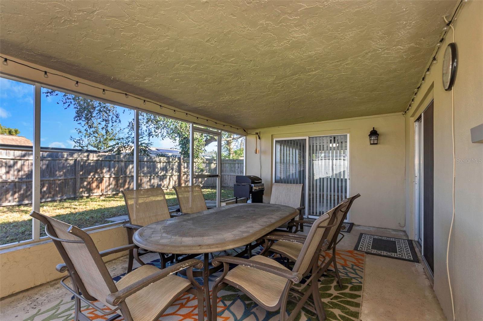 Listing photo id 37 for 5653 Mariposa Drive