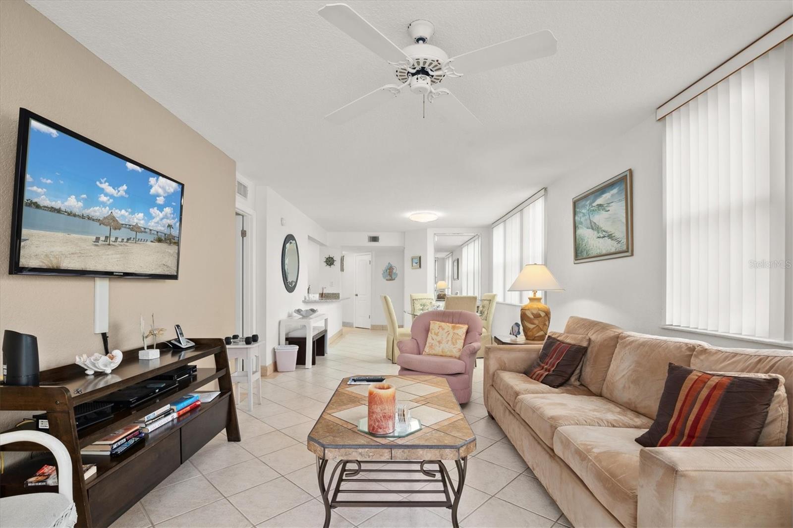 Listing photo id 3 for 6021 Bahia Del Mar Circle 333