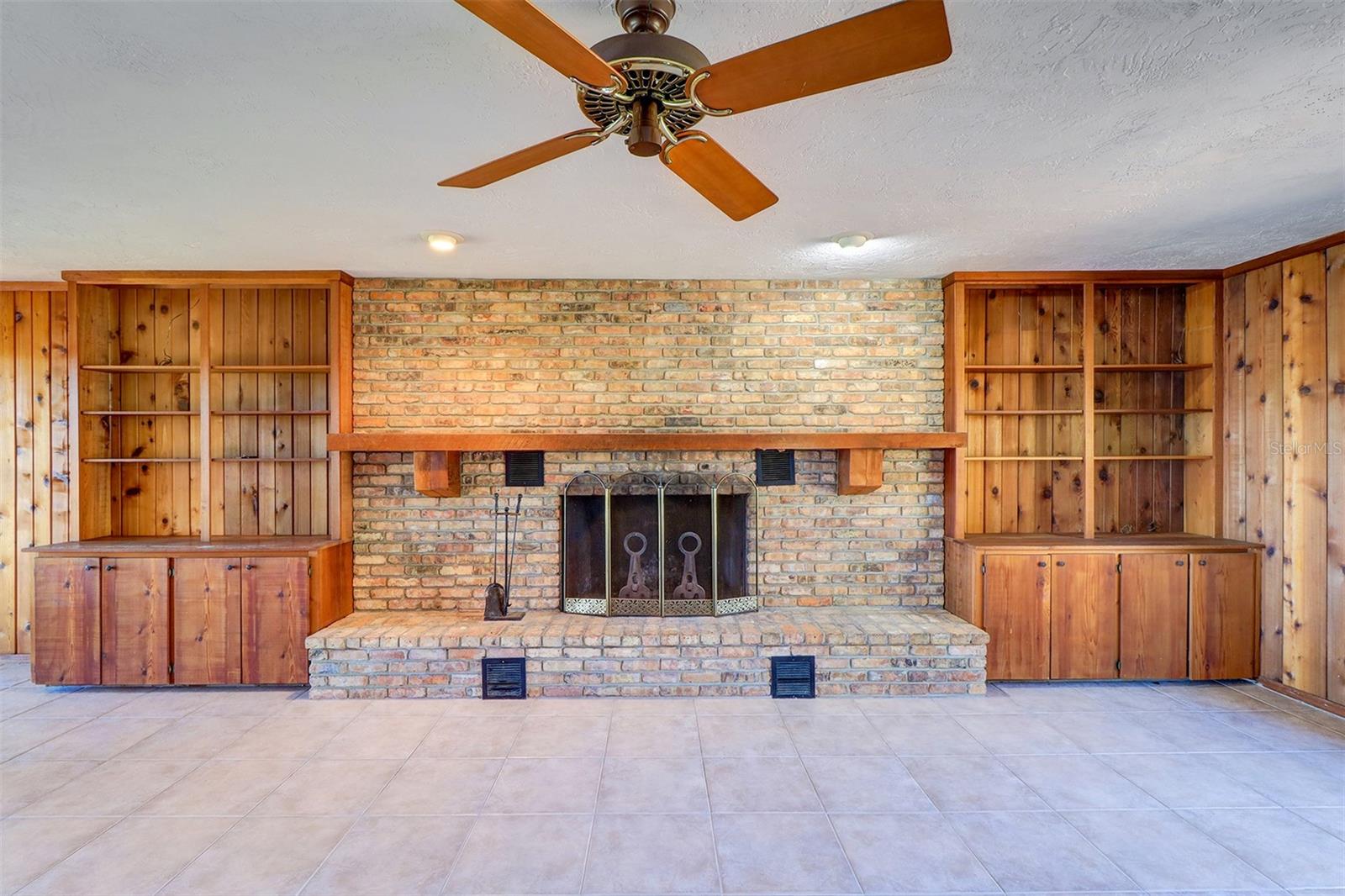 Listing photo id 16 for 9031 Baywood Park Drive