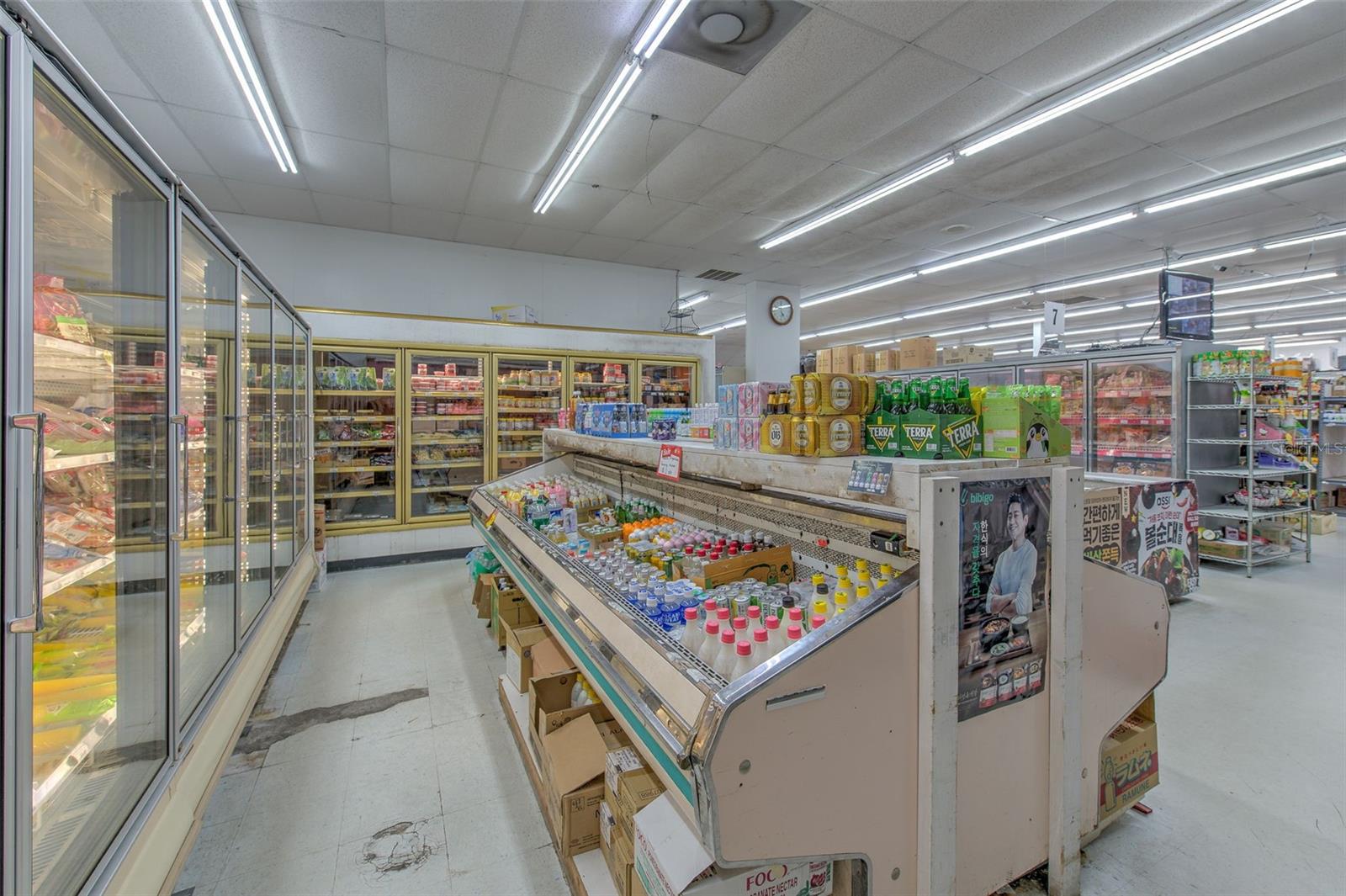 Image 11 of 56 For 4021 Hillsborough Avenue