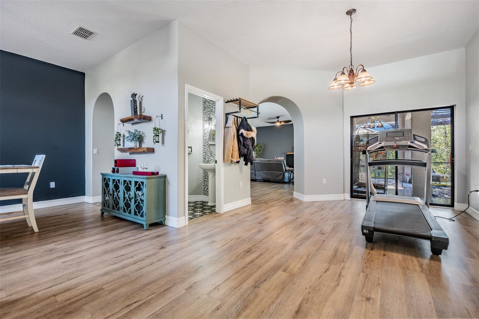 Image 12 of 51 For 12306 Woodlands Circle