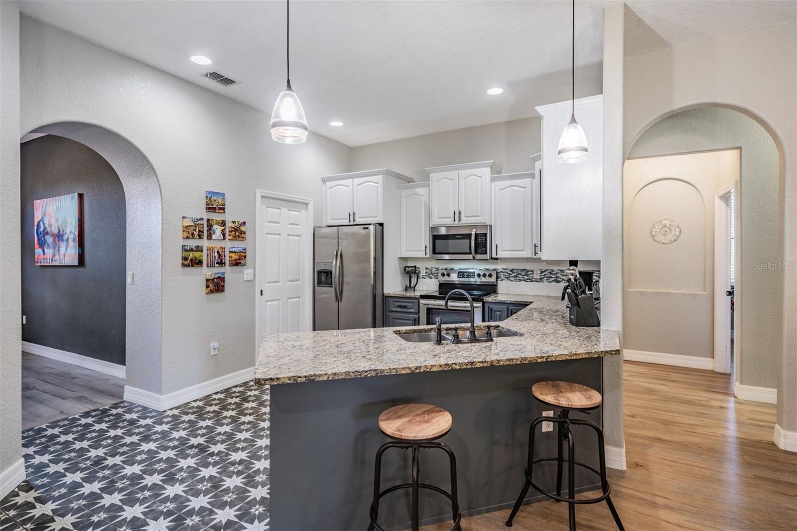 Image 14 of 51 For 12306 Woodlands Circle