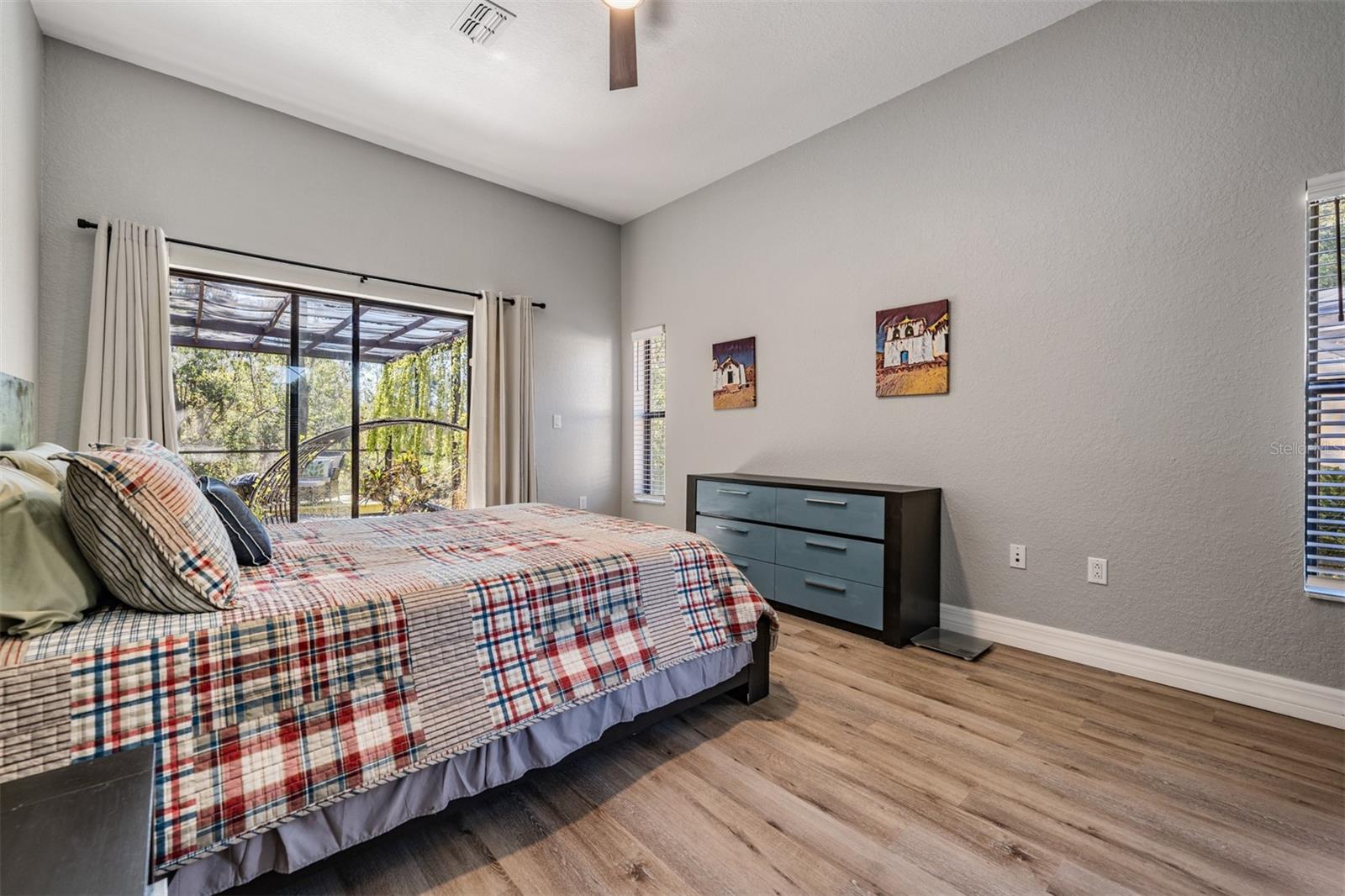 Image 23 of 51 For 12306 Woodlands Circle