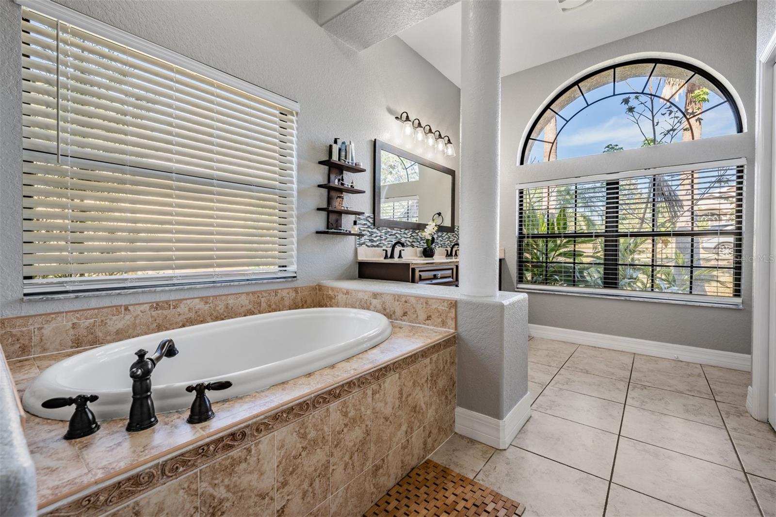 Image 27 of 51 For 12306 Woodlands Circle