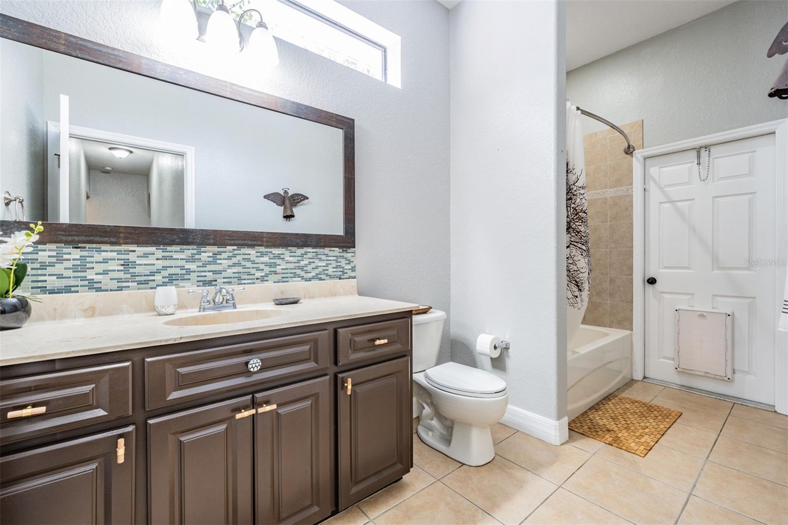 Image 32 of 51 For 12306 Woodlands Circle