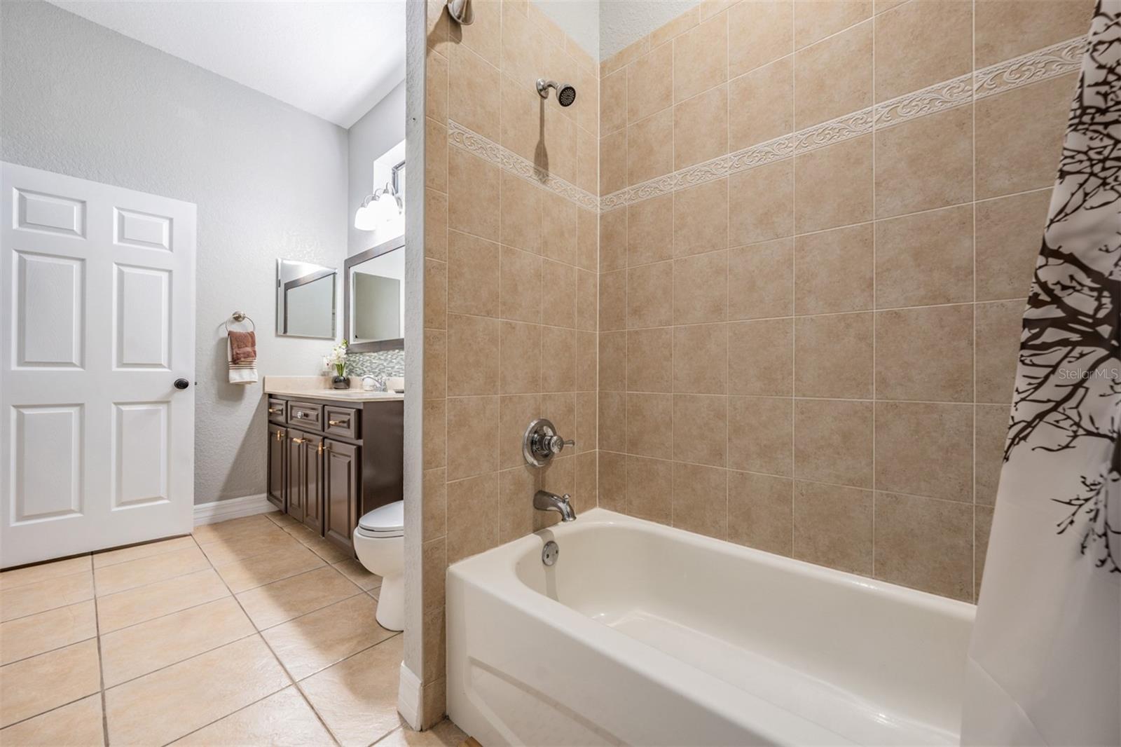 Image 33 of 51 For 12306 Woodlands Circle