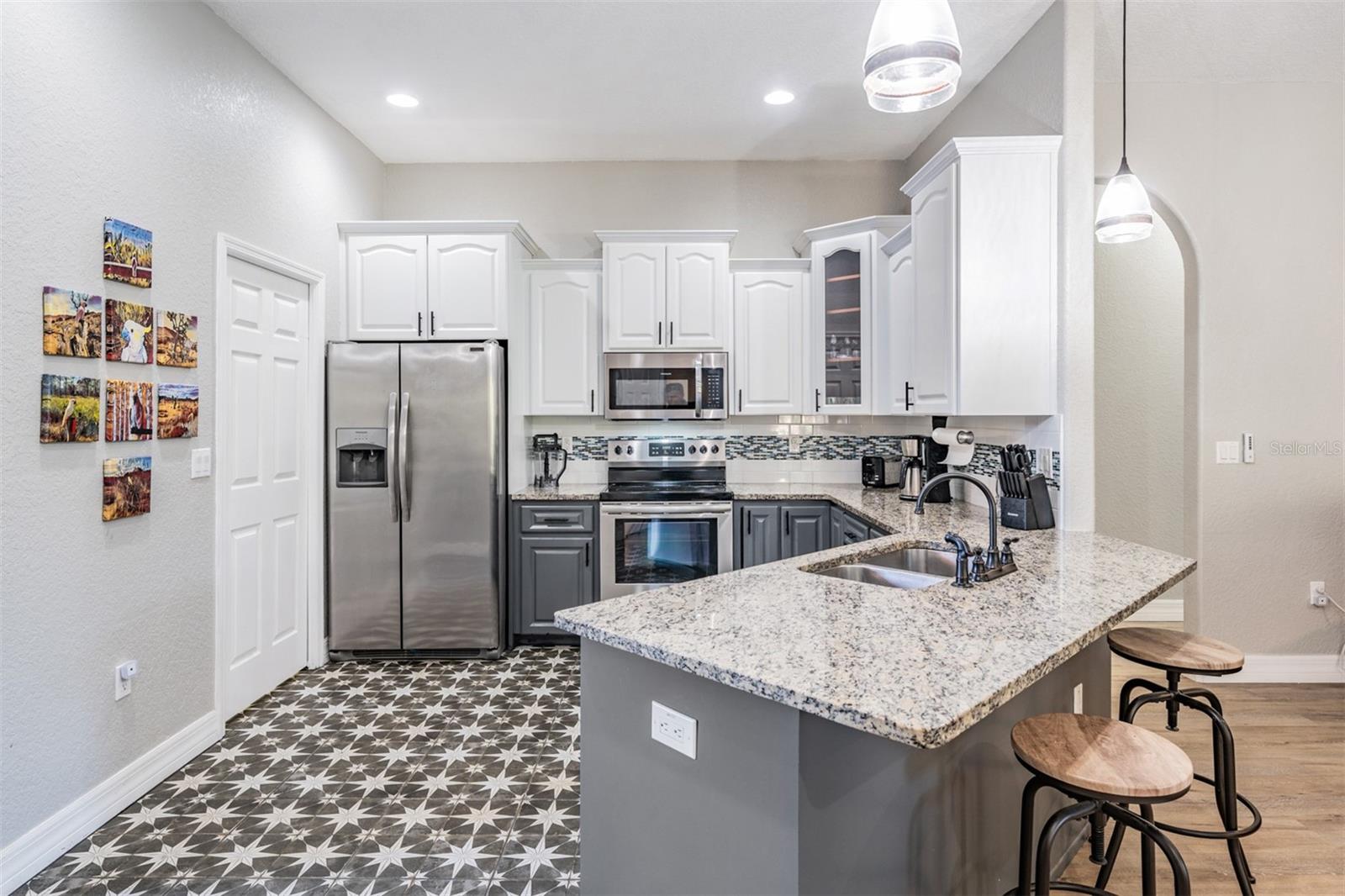 Image 4 of 51 For 12306 Woodlands Circle