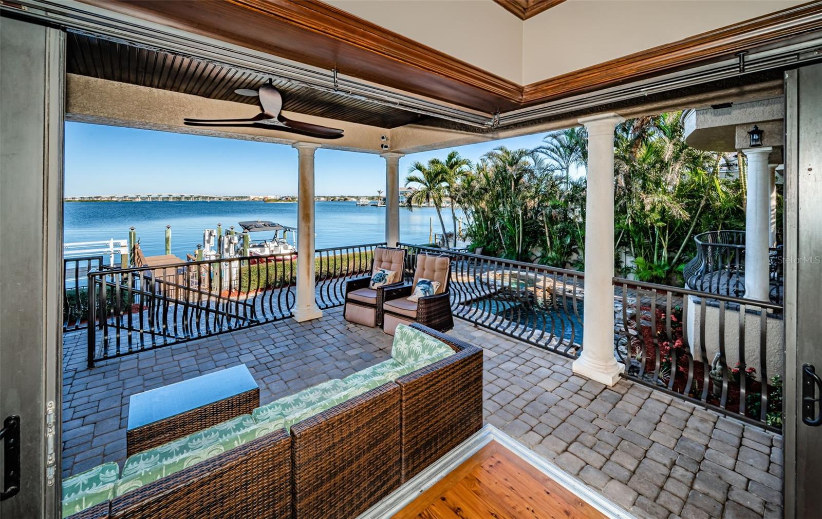 Listing photo id 21 for 308 Harbor Drive