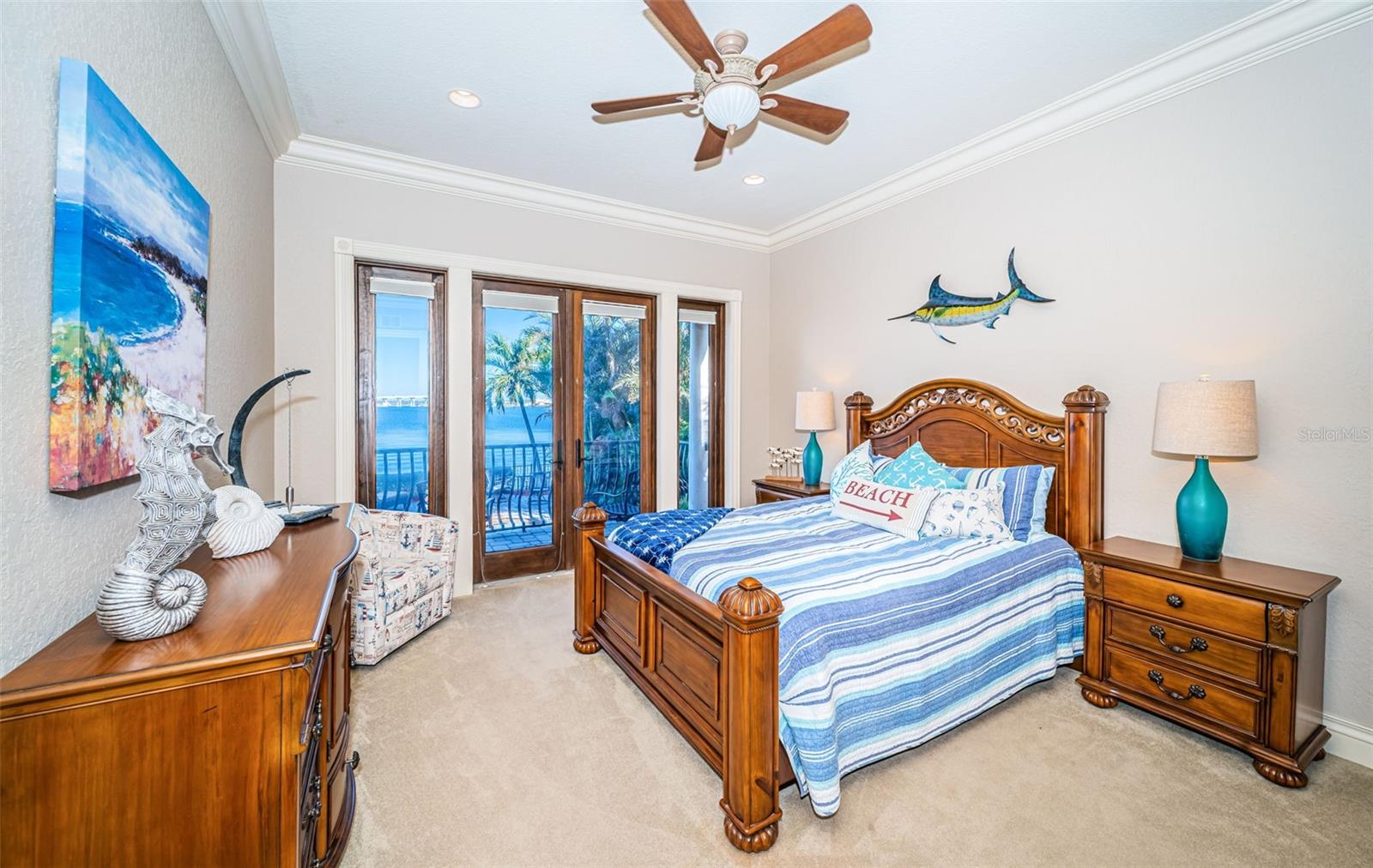 Listing photo id 28 for 308 Harbor Drive