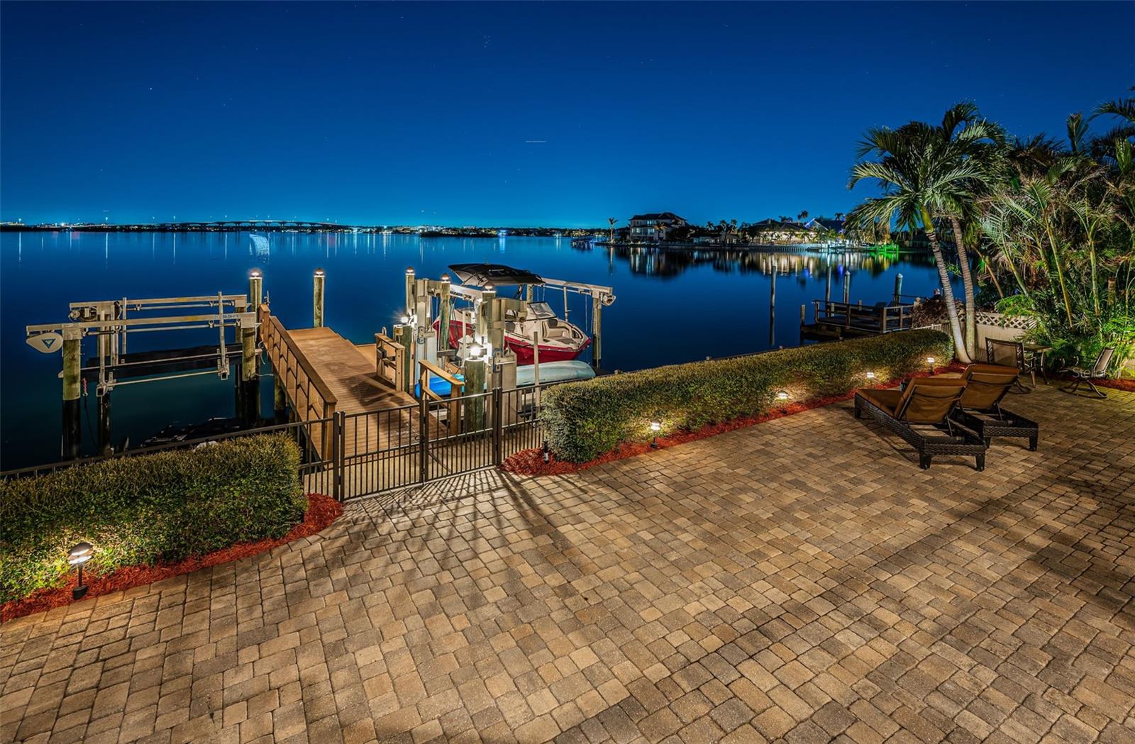 Listing photo id 78 for 308 Harbor Drive