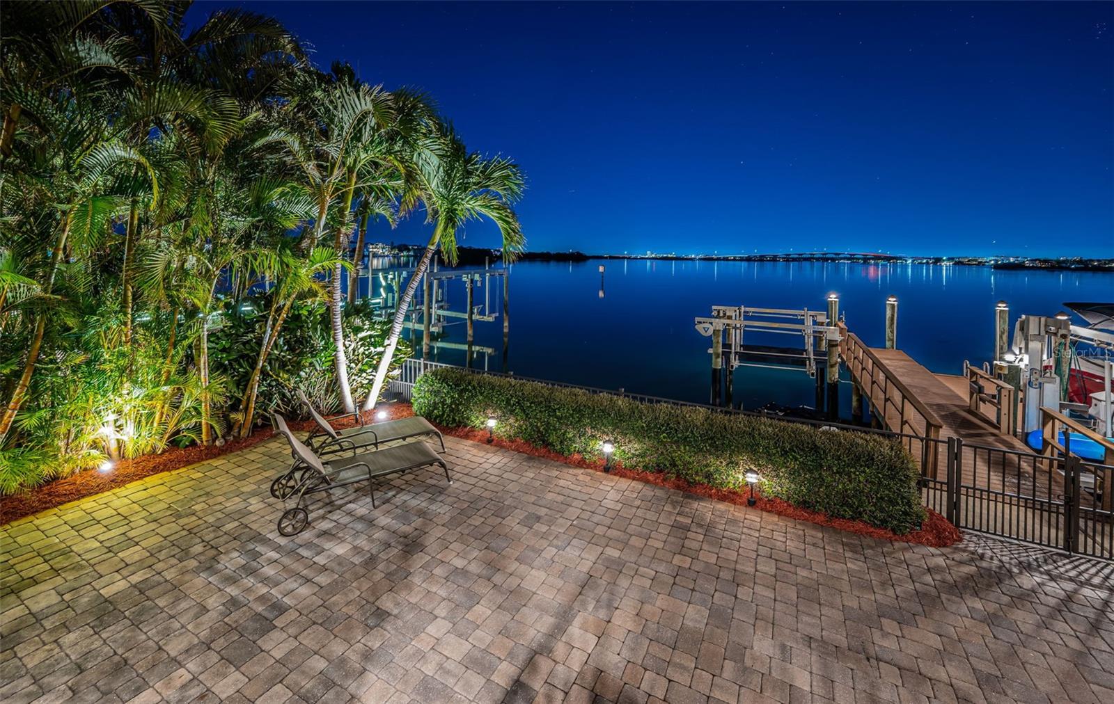 Listing photo id 79 for 308 Harbor Drive