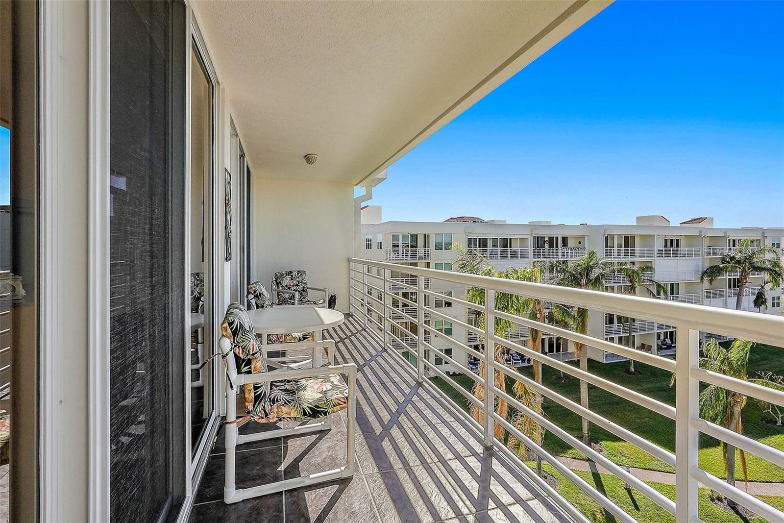 Image 41 of 45 For 6021 Bahia Del Mar Circle 536