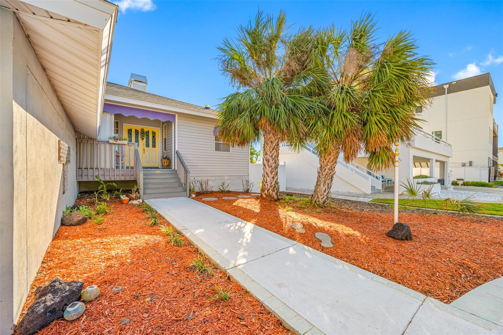 Listing photo id 2 for 2801 Gulf Boulevard